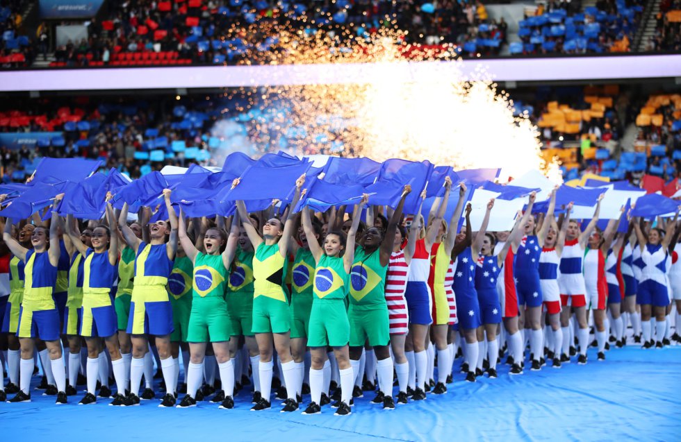 Fotos: Abertura da Copa do Mundo feminina tem zagueira como