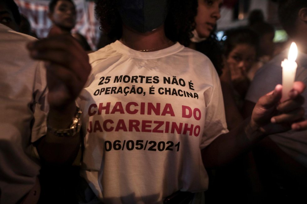 Camisa feita para lembra vítimas do Jacarezinho.