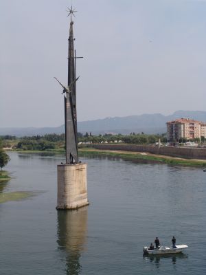 Tortosa debat el futur del monument franquista més gran en