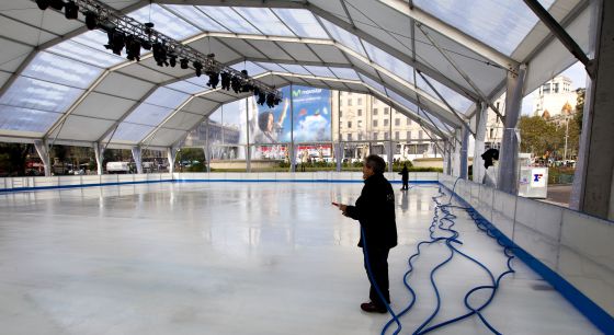 Trias Tramita La Licencia Para La Pista De Hielo De Plaza De Catalunya Cataluna El Pais