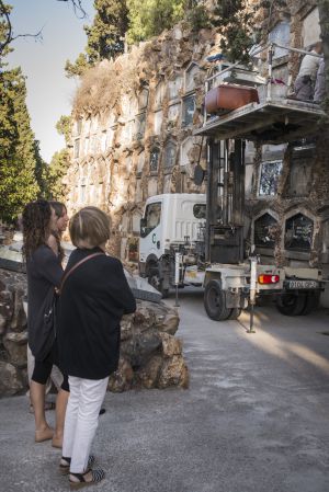 Un Entierro De Beneficencia Para Un Lobo Solitario Cataluna El Pais