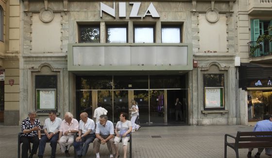 El Cine Niza Podria Convertirse En Un Mercadona Cataluna El Pais