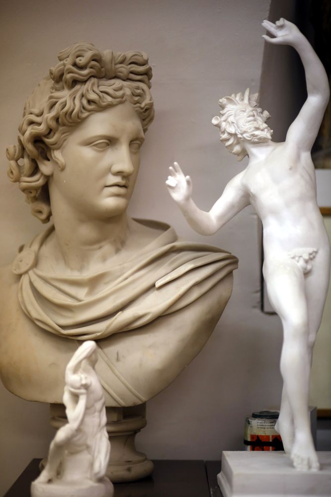 Un detalle de los talleres de restauración del departamento de yesos y vaciados de la Real Academia de Bellas Artes de San Fernando. La institución madrileña ha patentado un novedoso sistema de limpieza de los yesos que está siendo usado ya por otros prestigiosos museos europeos y asesoran a las colecciones de Dresde y Copenhague.