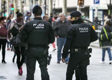 Desalojo de las estaciones de Sants y Atocha por una alerta falsa que resultó ser una hebilla de un cinturón