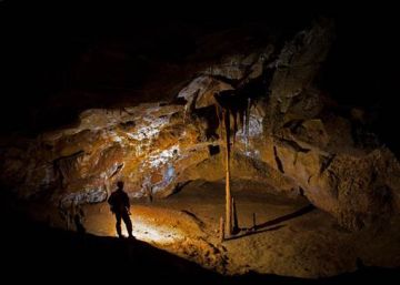 Buscan a tres espeleólogas catalanas en una cueva en Cantabria