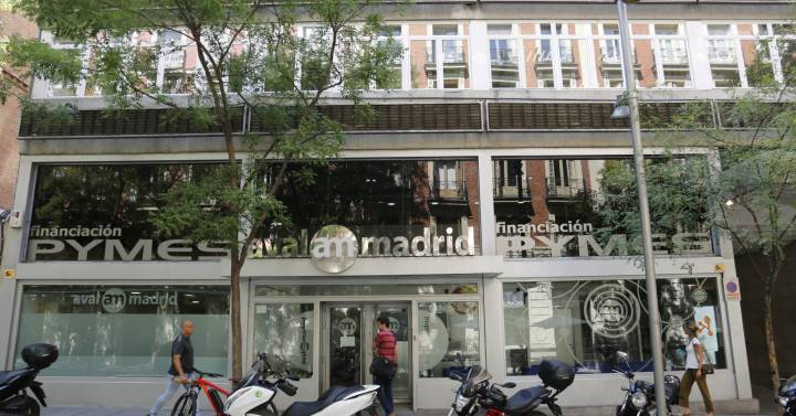 El Jugoso Negocio Del Cobrador Del Frac De Avalmadrid Madrid El Pais