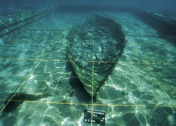 Los arqueólogos preparan el rescate de una barca fenicia hundida en Murcia