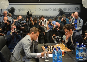 El miedo mutuo lleva al desempate en el Mundial de ajedrez