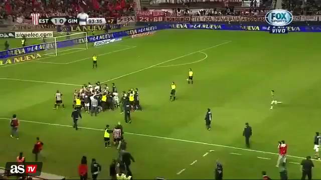 Pelea Salvaje En Estudiantes Gimnasia Deportes El Pais