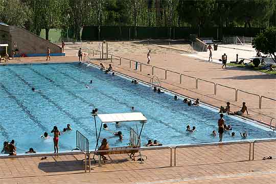 Direcciones a Piscina Municipal De La Elipa (Madrid) en transporte público