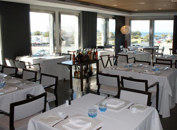 Comedor del restaurante Peix & brases | Edición impresa | EL PAÍS Comedor del restaurante Peix & brases | Edición impresa | EL PAÍS