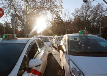 La huelga indefinida de taxis en Madrid, en directo