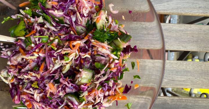 Cabbage, carrot and parsley salad