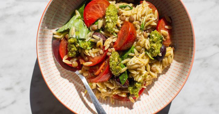 Tomato and orzo salad (pasta pine nuts)