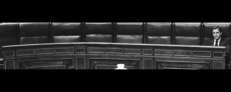 25 de septiembre de 1979. El presidente del Gobierno, Adolfo Suárez, en el banco azul del Congreso de los Diputados.