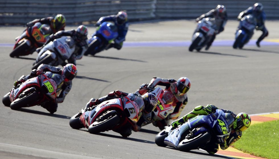 Valentino Rossi, que salía el último, remontó hasta la cuarta plaza. Con Lorenzo primero, para ganar el Mundial, tendría que haber llegado segundo.