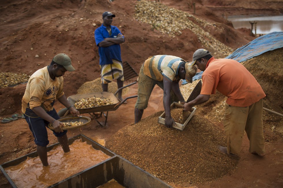 Fotos: Búsqueda de diamantes en una mina en Areinha | Internacional | EL PAÍS