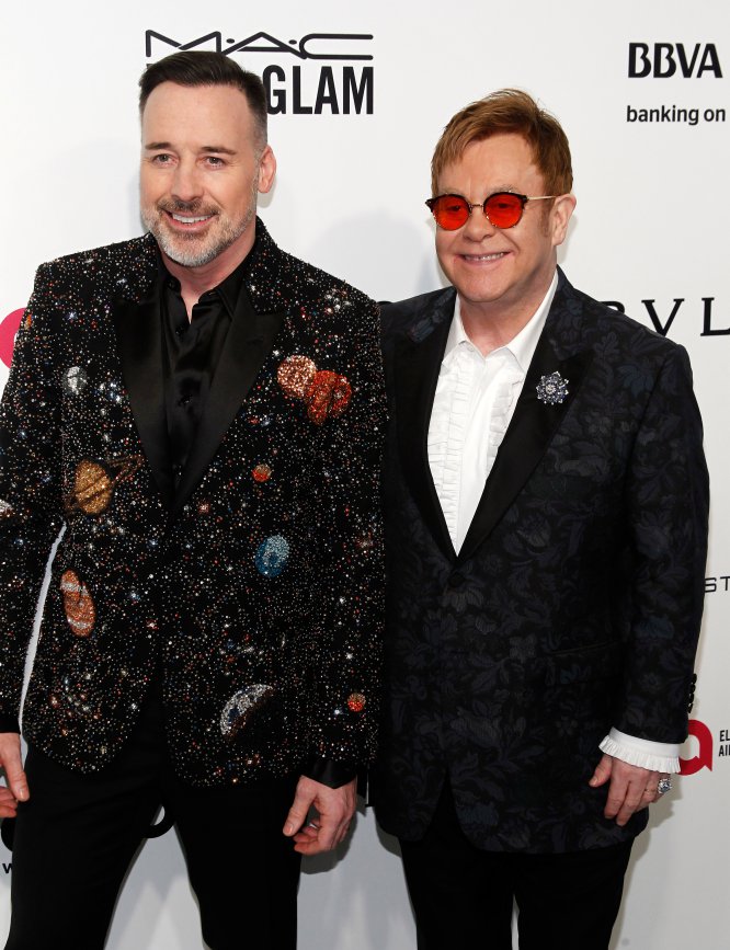 En 1992 Elton John creó la Fundación Elton John contra el sida y en 1993 la abrió en Reino Unido. Desde su fundación, ha recaudado más de 125 millones de dólares para programas que ha puesto en marcha en 55 países de todo el mundo. Se ha vuelto una tradición que después de la entrega de los premios Oscar organice una gala benéfica a la acuden las estrellas de Hollywood.