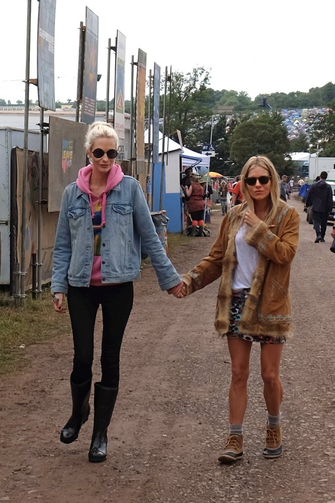 Fotos: Glastonbury Festival: Los Beckham y otros famosos en el barro