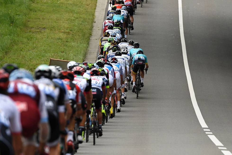 Vista del pelotón, en un momento de la tercera etapa del Tour de Francia disputada entre Verviers y Longwy.