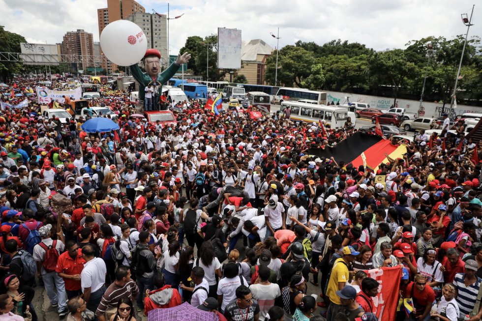 Fotos Venezuela Opositores Y Chavistas Se Enfrentan Por La Constituyente Internacional El Pa S