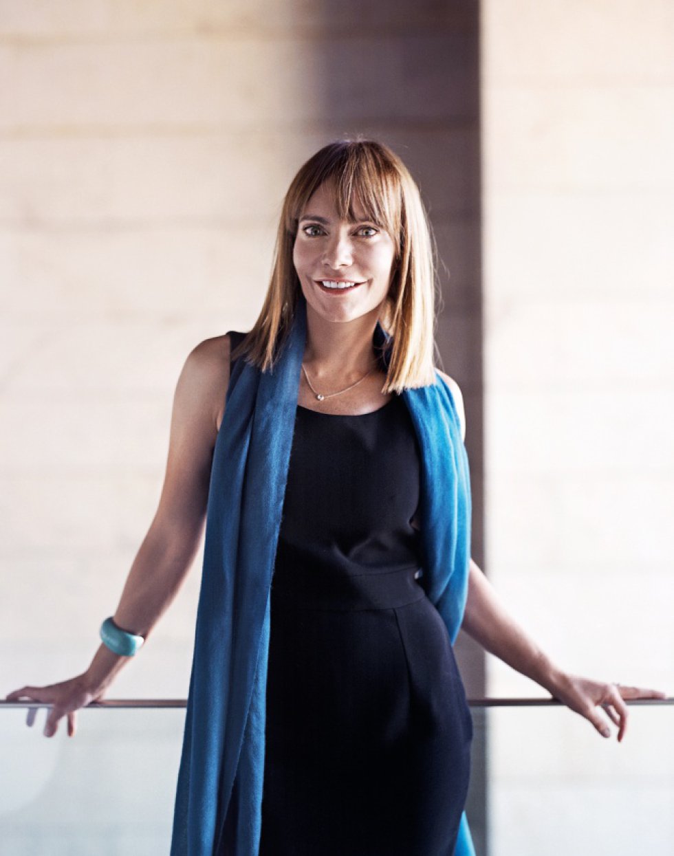 María Garaña es probablemente la mujer española que más lejos ha llegado en una multinacional tecnológica. Tras dirigir Microsoft España durante 7 años, en 2015 fue ascendida a la vicepresidencia de Microsoft en Europa, Oriente Medio y África dentro de Microsoft Business Solutions. A los 47 años es el principal exponente de la amplia nómina de mujeres que lideran compañías tecnológicas en España , un caso difícilmente comparable de éxito femenino. Su testigo lo cogió Pilar López, que tiene homólogas en Facebook (Irene Cano), LinkedIn (Sarah Harmon), Siemens (Rosa García, también expresidenta de Microsoft España y responsable de abrir camino en soledad durante años), HP (Helena Herrero) o IBM (Marta Martínez). La última estrella de esta constelación es la de Fuencisla Clemares, que hace menos de un año cogía los mandos de Google en España y Portugal. "Nuestros trabajadores deben reflejar la diversidad de la sociedad para que seamos capaces de ofrecerles productos que les sean útiles a todos", declaraba en junio Clemares, entrevistada por EL PAÍS SEMANAL.