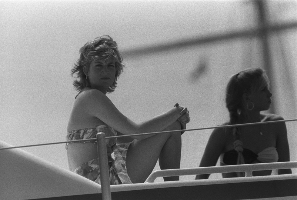 Lady Di en la cubierta de un yate, durante sus vaciones en Palma en en 1987.