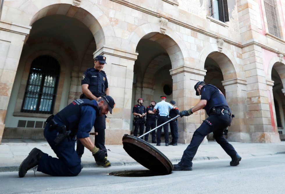 Fotos Reacciones ante la declaración de independencia de Cataluña