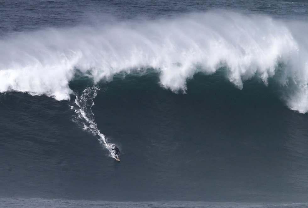 Fotos Towin surf en Nazaré, Portugal Actualidad EL PAÍS