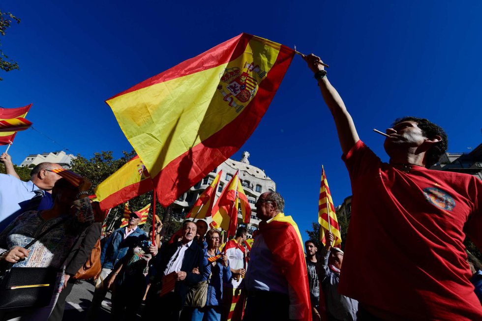 Barcelona - Sociedad Civil Catalana convoca otra manifestación para el domingo en Barcelona - Página 3 1509272679_208787_1509273719_album_normal