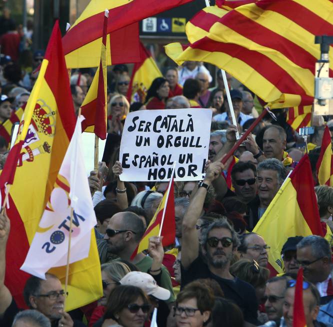 Barcelona - Sociedad Civil Catalana convoca otra manifestación para el domingo en Barcelona - Página 3 1509272679_208787_1509273839_album_normal
