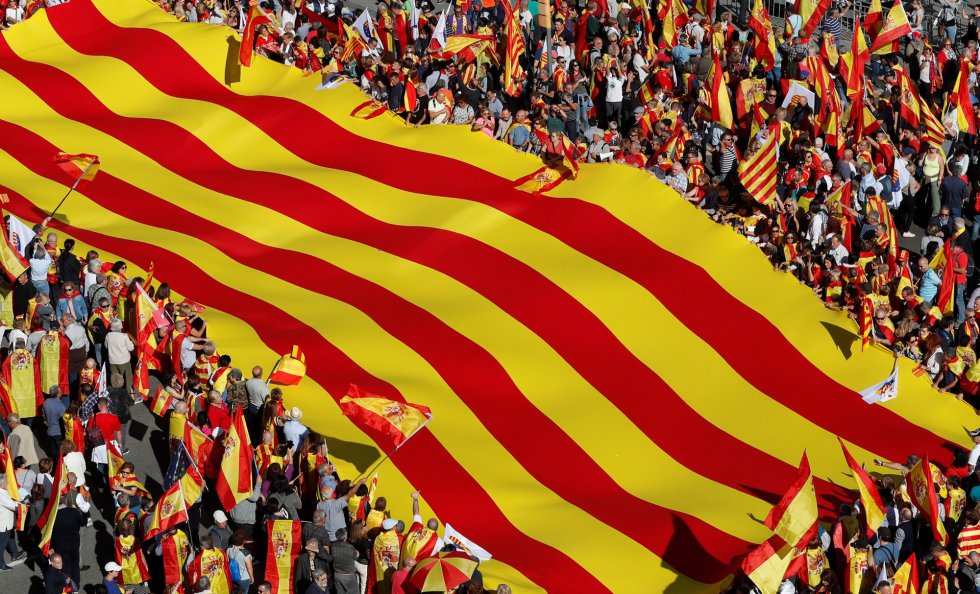 Barcelona - Sociedad Civil Catalana convoca otra manifestación para el domingo en Barcelona - Página 2 1509272679_208787_1509277354_album_normal