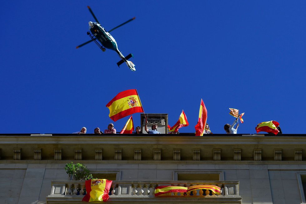 Barcelona - Sociedad Civil Catalana convoca otra manifestación para el domingo en Barcelona - Página 3 1509272679_208787_1509280632_album_normal