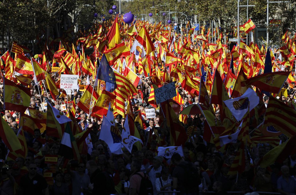 Barcelona - Sociedad Civil Catalana convoca otra manifestación para el domingo en Barcelona - Página 3 1509272679_208787_1509282157_album_normal