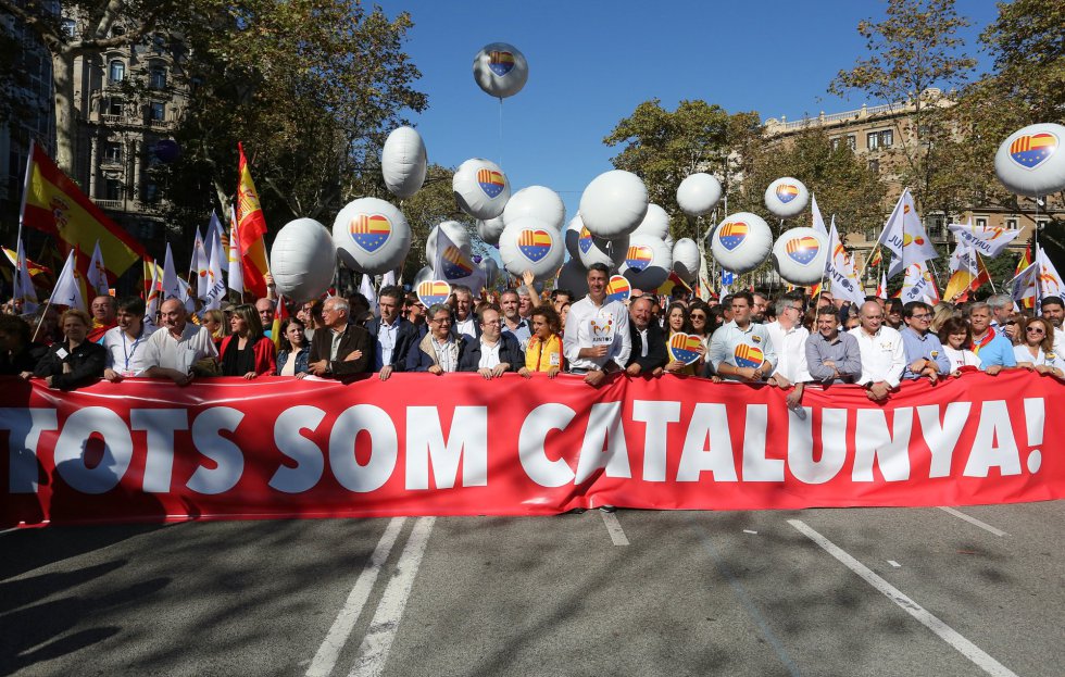 Barcelona - Sociedad Civil Catalana convoca otra manifestación para el domingo en Barcelona - Página 4 1509272679_208787_1509291620_album_normal