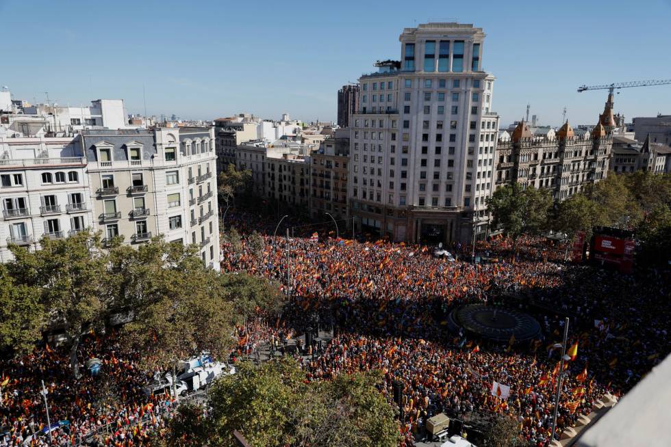 Barcelona - Sociedad Civil Catalana convoca otra manifestación para el domingo en Barcelona - Página 2 1509272679_208787_1509292364_album_normal