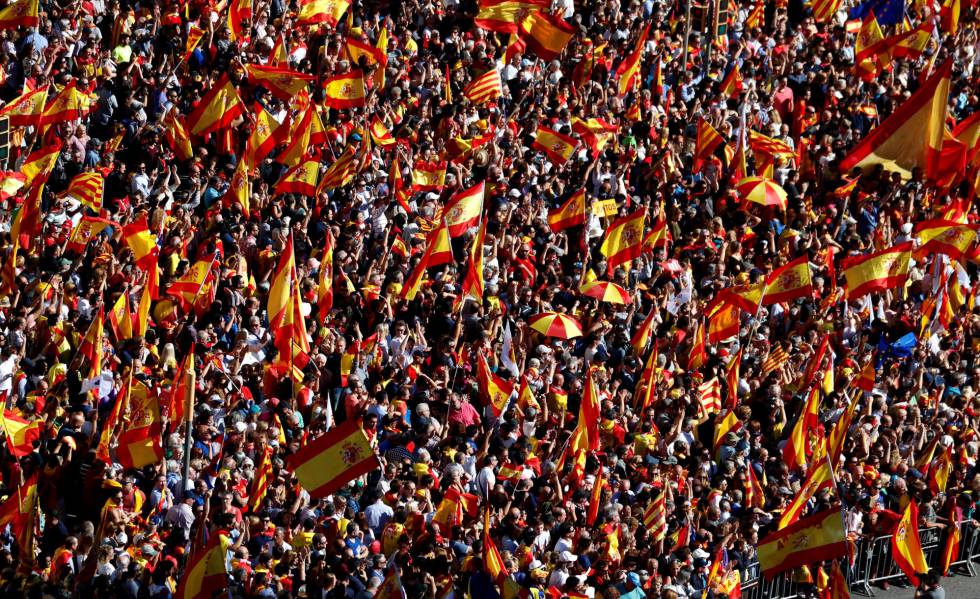 Barcelona - Sociedad Civil Catalana convoca otra manifestación para el domingo en Barcelona - Página 4 1509272679_208787_1509292615_album_normal