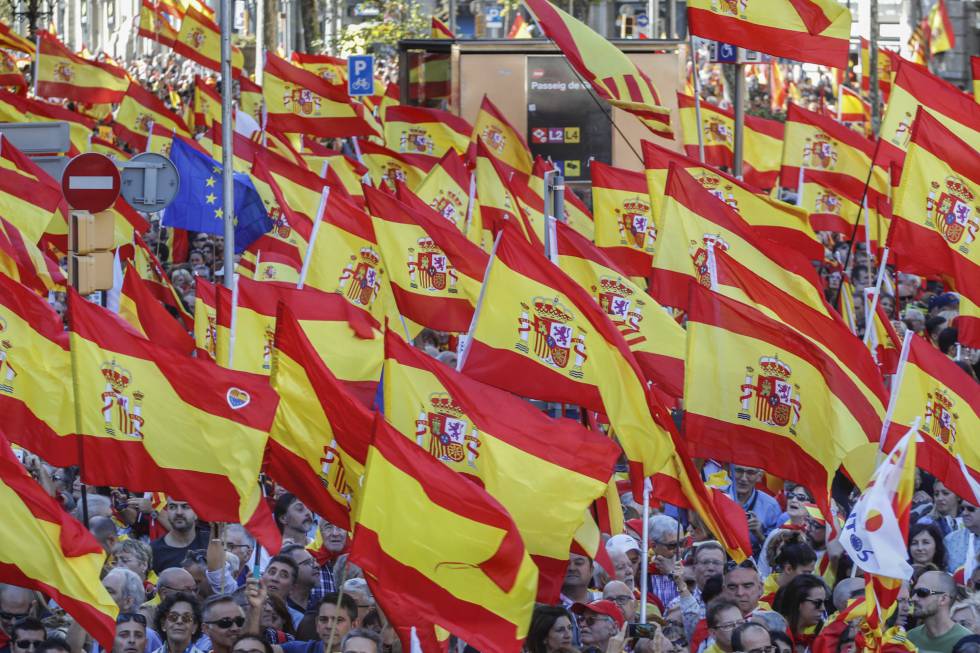Barcelona - Sociedad Civil Catalana convoca otra manifestación para el domingo en Barcelona - Página 2 1509272679_208787_1509293115_album_normal