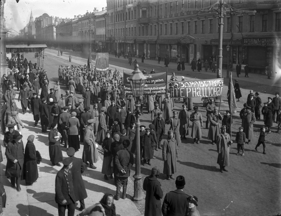 Manifestazione di soldati sulla Prospettiva Liteiny (ottobre 1917)