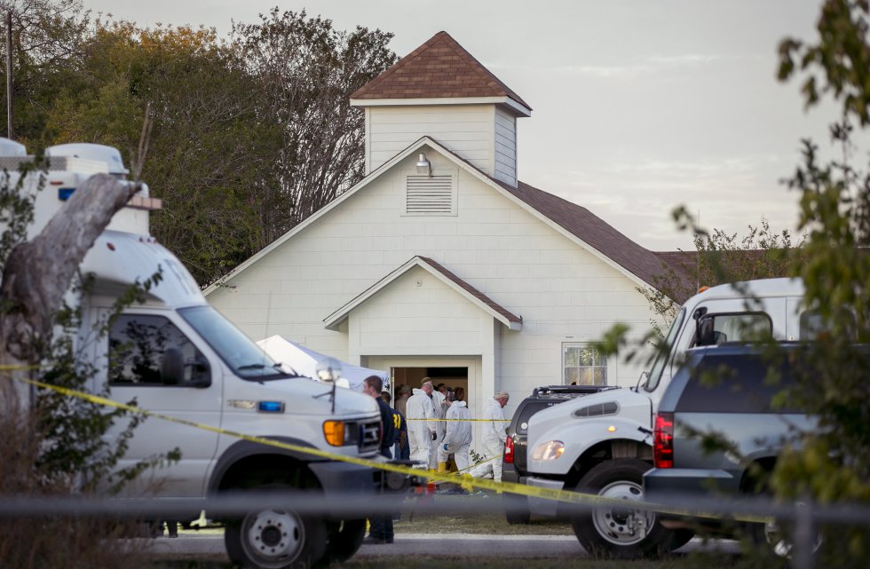 Fotos: Tiroteo en una iglesia en Texas, en imágenes | Internacional | EL PAÍS Fotos: Tiroteo en una iglesia en Texas, en imágenes | Internacional | EL PAÍS