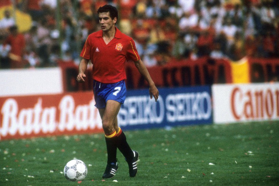 Educación Ese Escoger Fotos: ¿Cuánto ha cambiado la camiseta de la selección española de fútbol  desde 1982? | Deportes | EL PAÍS