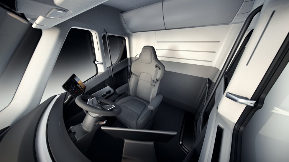Interior del Tesla Semi, el primer camión eléctrico.