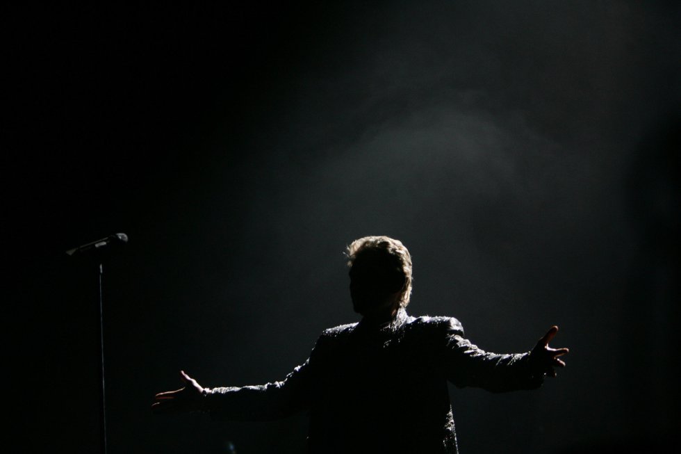 Hallyday durante durante una actuación en París, en 2006.