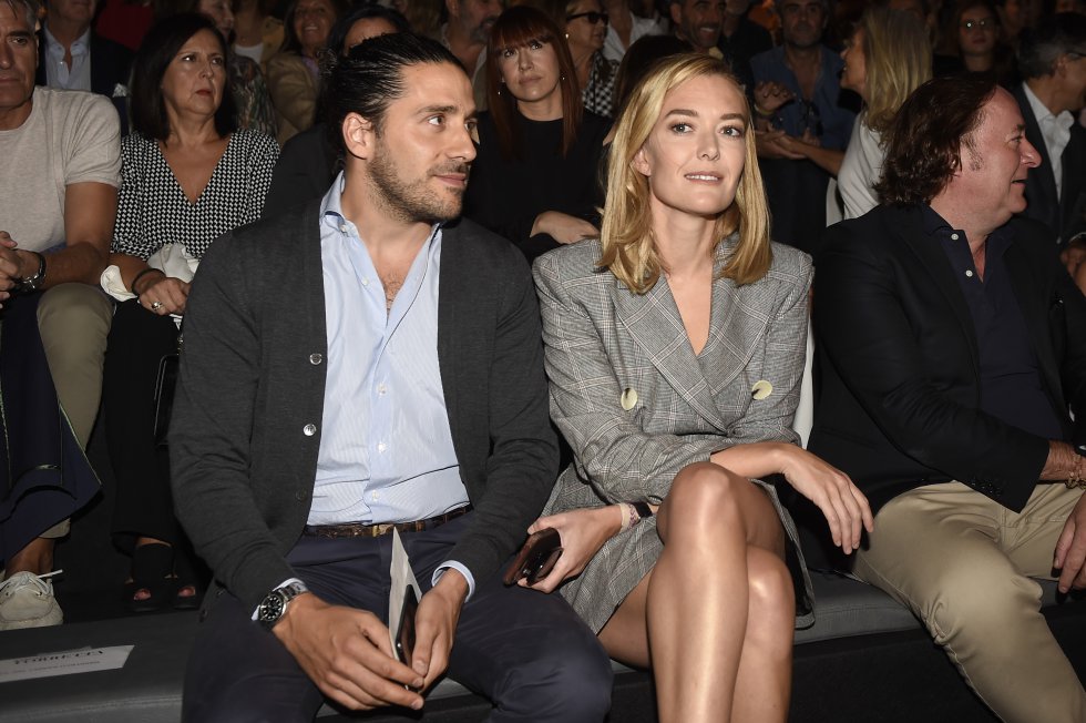 Este 'look' quizá sea uno de los más copiados. La hija de Amancio Ortega escogió  el blazer-vestido de la temporada Otoño-Invierno 20172018 de Zara para acudir al desfile de Roberto Torretta, en la pasada MBFWM.