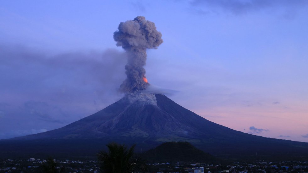 Fotos La erupci n del volc n May n en Filipinas en 