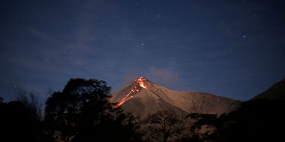 El Instituto Nacional de Sismología, Vulcanología, Meteorología e Hidrología indicó que esta fase eruptiva presentó flujos de lava y piroclásticos por las barrancas Seca, Trinidad, Las Lajas y Honda, donde se acumuló material volcánico.