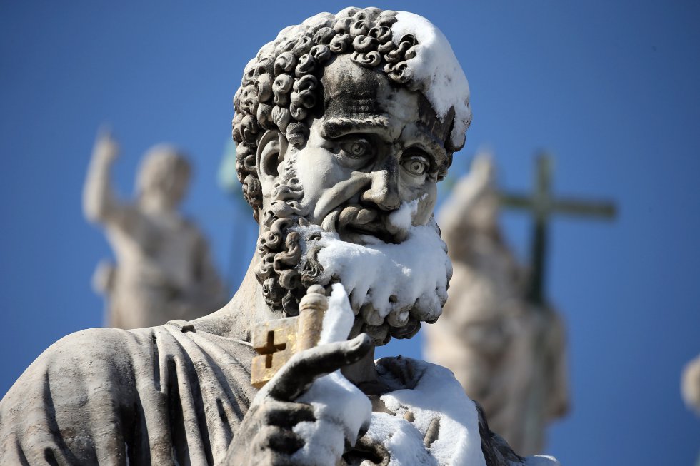 Escultura de San Pedro en la Ciudad del Vaticano, el pasado 26 de febrero.
