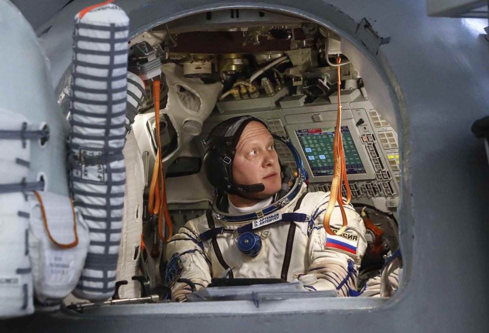 El cosmonauta de Roscosmos Oleg Artemyev, tripulante de la expedición de la Estación Espacial Internacional (EEI) 55-56, asiste a la capacitación final para la próxima misión espacial en Star City cerca de Moscú (Rusia). 