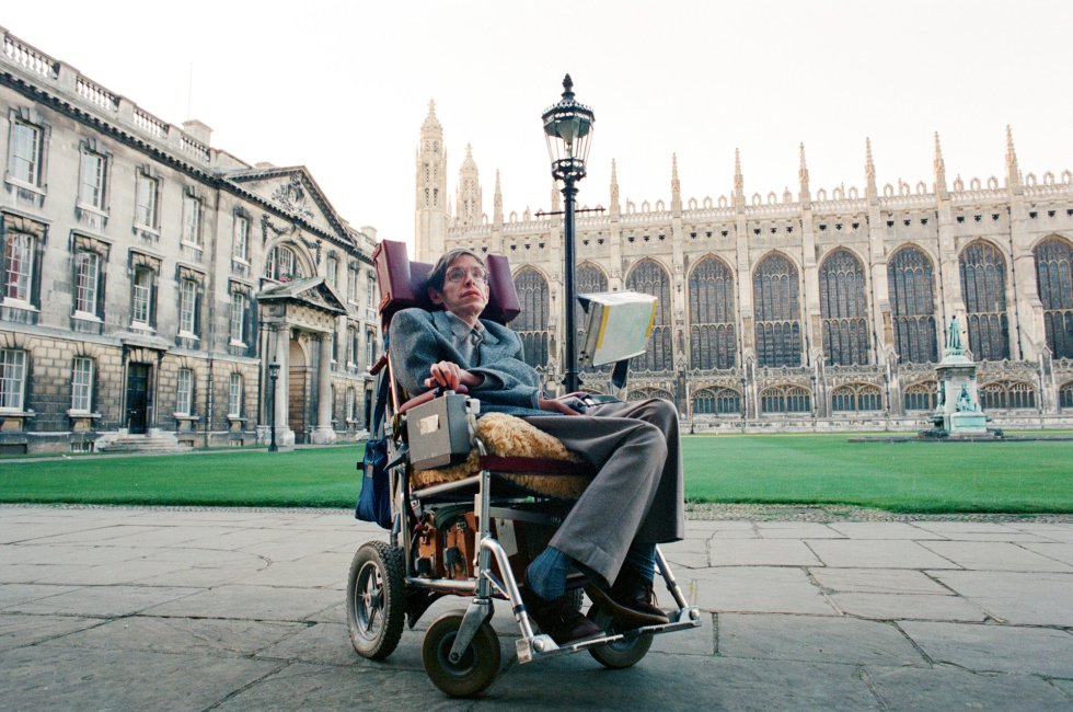 Stephen Hawking na universidade de Cambridge, em 1 de setembro de 1988.