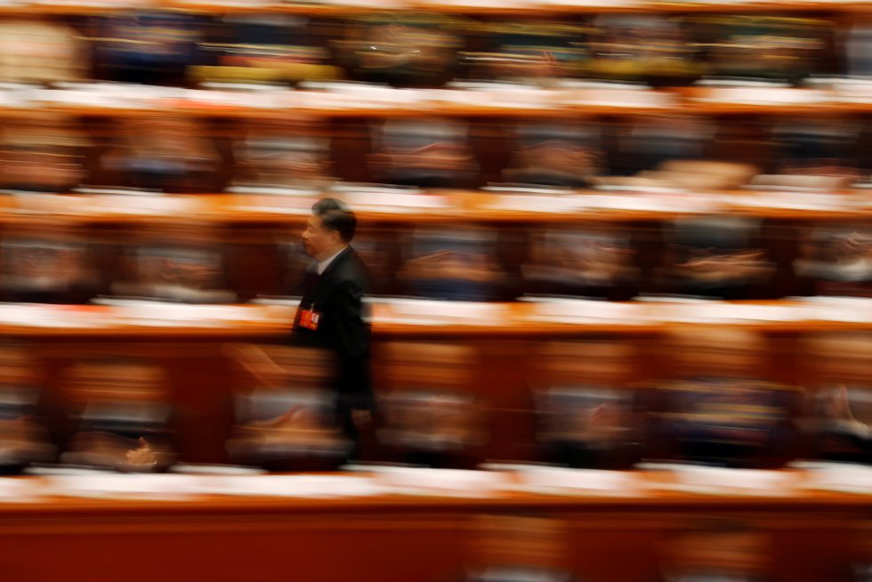El presidente chino, Xi Jinping, se dirige a la tribuna para su discurso de clausura en la Asamblea anual del Parlamento chino en el Gran Salón del Pueblo de Pekín (China).